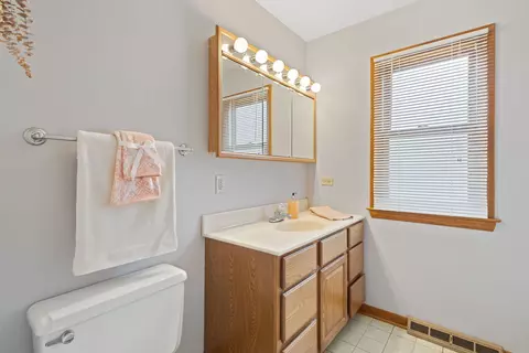 1210 Westhaven Dr, Wheaton, IL 60189 photo 14