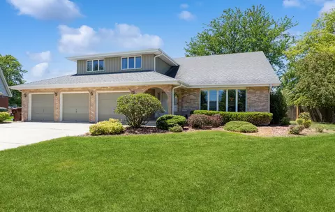 8318 Heather Ct, Tinley Park, IL 60477