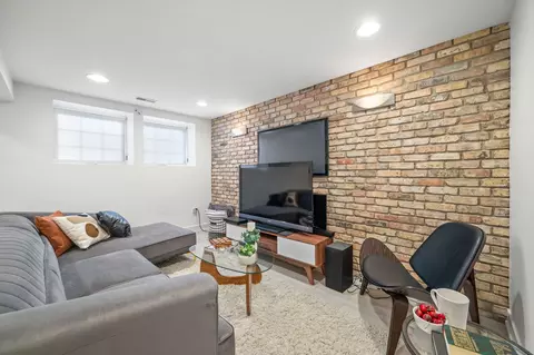 2716 N Artesian Ave, Chicago, IL 60647 photo 21