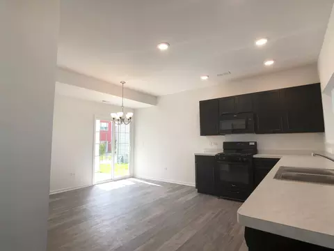 1048 Celebration Dr, Aurora, IL 60504 photo 7