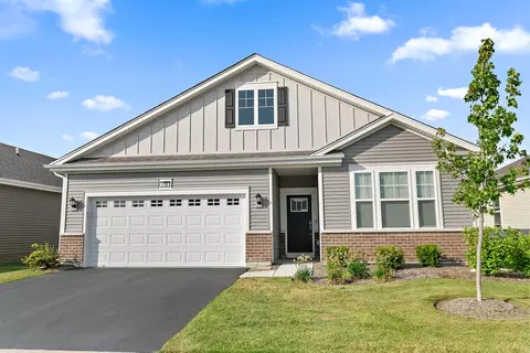 1190 Heritage Ct, Pingree Grove, IL 60140