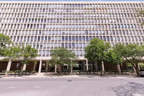 1450 E 55th St #528S, Chicago, IL 60615