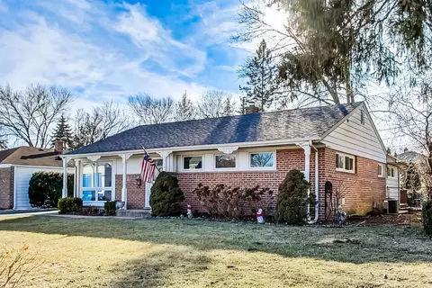 1016 Midway Rd, Northbrook, IL 60062