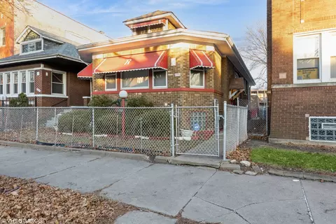 Undisclosed, Chicago, IL 60620 photo 2