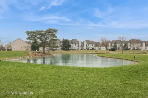 13200 W Heiden Cir #2409, Lake Bluff, IL 60044
