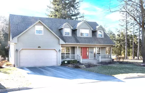 131 Mccullom St, Crystal Lake, IL 60014
