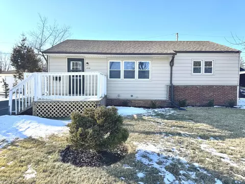 2808 N Elmwood Ave, Waukegan, IL 60087