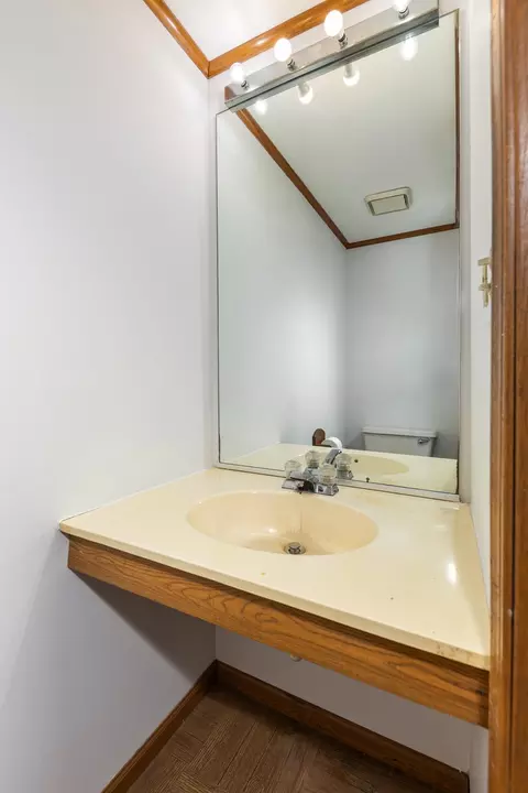 Bath - 2675 Moss Ln, Aurora, IL 60504 photo 1 of 3