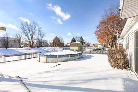 Exterior - 2675 Moss Ln, Aurora, IL 60504 photo 2 of 7