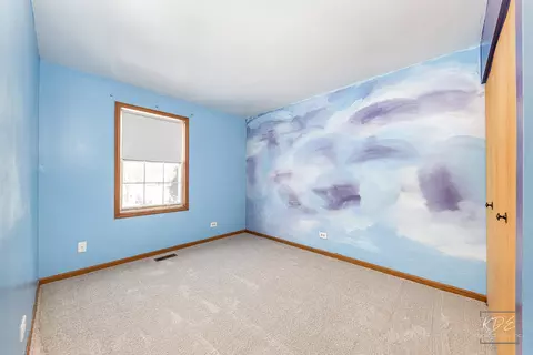 Bedroom - 2675 Moss Ln, Aurora, IL 60504 photo 2 of 4