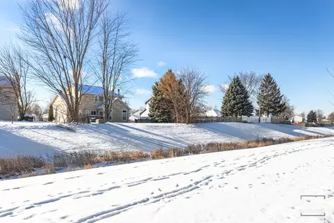 Exterior - 2675 Moss Ln, Aurora, IL 60504 photo 5 of 7