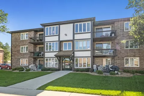 5016 Circle Ct #1112, Crestwood, IL 60445