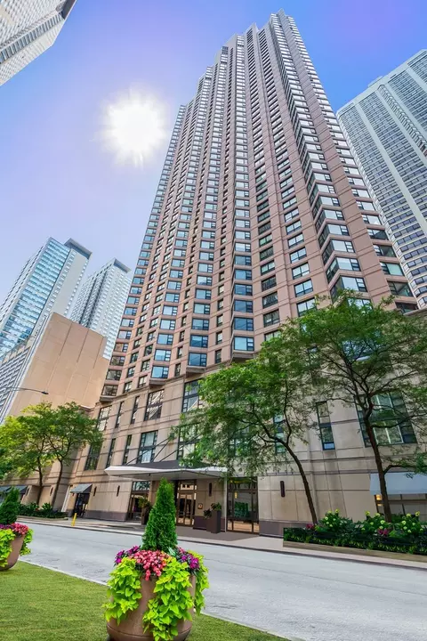 401 E Ontario St #1705, Chicago, IL 60611