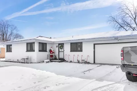 303 Taylor St, Dwight, IL 60420