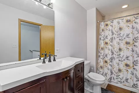 Bath - Undisclosed, Markham, IL 60428 photo 1 of 2