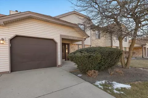 834 Stradford Cir #14NB2, Buffalo Grove, IL 60089
