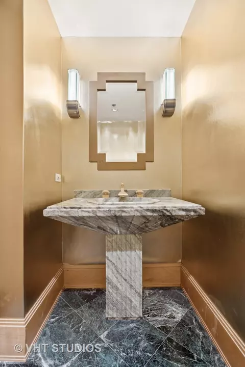 100 E Huron St #3503-3502, Chicago, IL 60611 photo 4