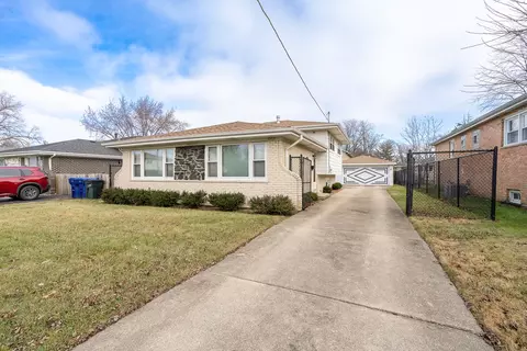 10921 S Nagle Ave, Worth, IL 60482