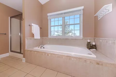 Bath - 2409 Sanford Ln, Normal, IL 61761 photo 2 of 6
