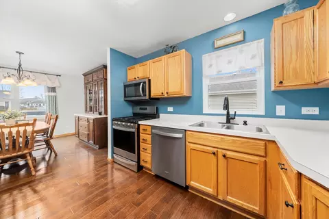 Kitchen - 135 Devonshire Ln, Crete, IL 60417 photo 2 of 3