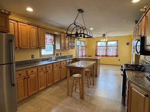 Kitchen - 374 E Walnut St, Herscher, IL 60941 photo 7 of 9