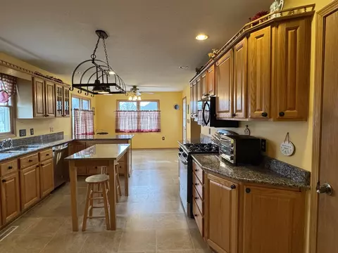 Kitchen - 374 E Walnut St, Herscher, IL 60941 photo 6 of 9