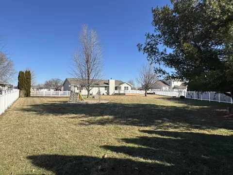 Exterior - 374 E Walnut St, Herscher, IL 60941 photo 6 of 7