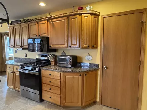 Kitchen - 374 E Walnut St, Herscher, IL 60941 photo 8 of 9