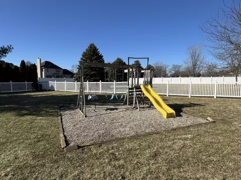 Exterior - 374 E Walnut St, Herscher, IL 60941 photo 5 of 7