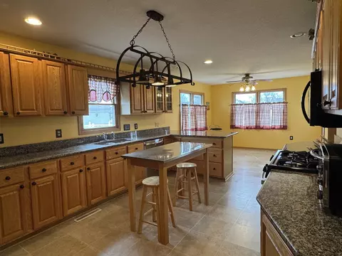 Kitchen - 374 E Walnut St, Herscher, IL 60941 photo 5 of 9