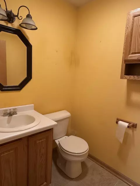 Bath - 374 E Walnut St, Herscher, IL 60941 photo 3 of 3
