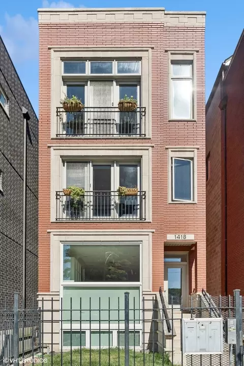 1418 W Chestnut St #3, Chicago, IL 60642