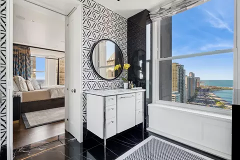 Bath - 159 E Walton Pl #23A, Chicago, IL 60611 photo 3 of 10