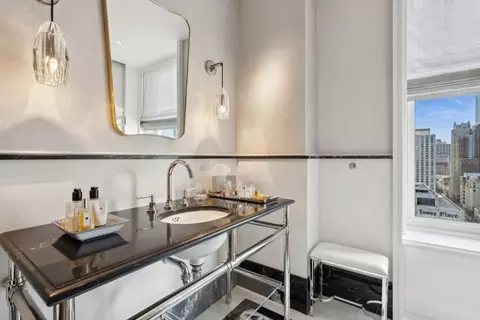 Bath - 159 E Walton Pl #23A, Chicago, IL 60611 photo 9 of 10