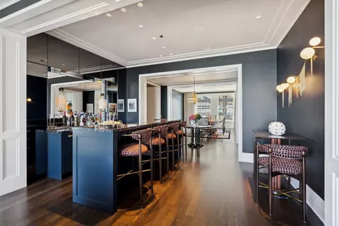 Dining - 159 E Walton Pl #23A, Chicago, IL 60611 photo 8 of 8
