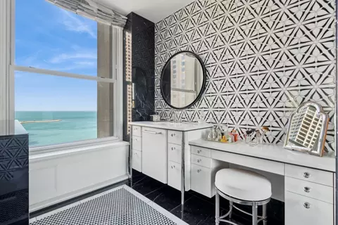 Bath - 159 E Walton Pl #23A, Chicago, IL 60611 photo 4 of 10