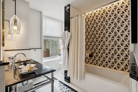 Bath - 159 E Walton Pl #23A, Chicago, IL 60611 photo 8 of 10