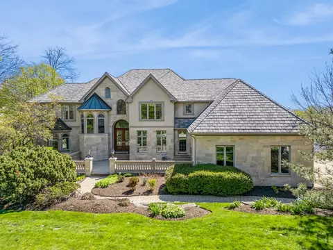 8625 Timber Ridge Dr, Burr Ridge, IL 60527