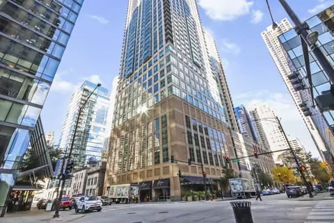 2 Erie St #2508, Chicago, IL 60611