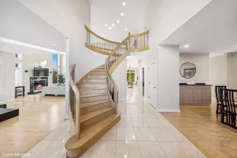 Entry Way - 6885 Fieldstone Dr, Burr Ridge, IL 60527 photo 1 of 3