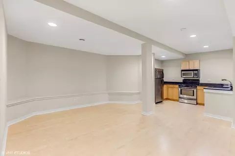 Living - 6885 Fieldstone Dr, Burr Ridge, IL 60527 photo 6 of 6