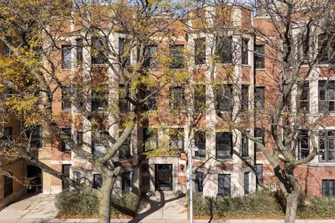 620 W Waveland Ave #3E, Chicago, IL 60613