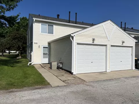 498 Meadow Green Ln, Round Lake Beach, IL 60073