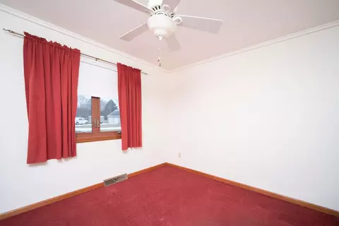 Bedroom - 7465 Farview Dr, Cherry Valley, IL 61016 photo 4 of 8
