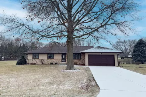 7465 Farview Dr, Cherry Valley, IL 61016