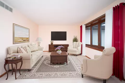 Living - 7465 Farview Dr, Cherry Valley, IL 61016 photo 5 of 7