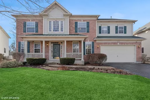 34137 N Wooded Glen Dr, Grayslake, IL 60030