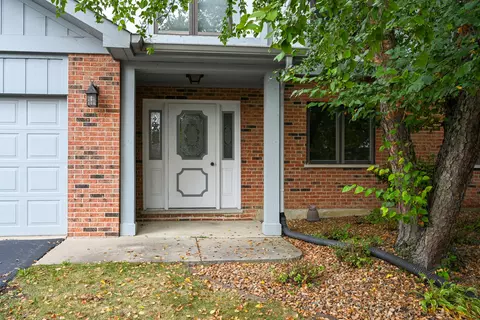 9838 Terrace Ct #E1, Palos Park, IL 60464