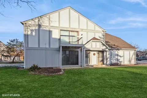 910 Ashbury Ave, Downers Grove, IL 60516