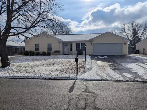 1007 Concord Dr, Island Lake, IL 60042